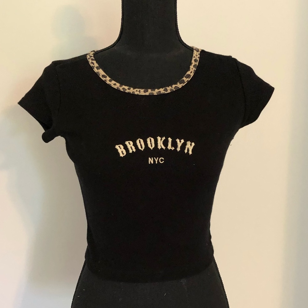 Brandy Mellville Brooklyn Cropped tee